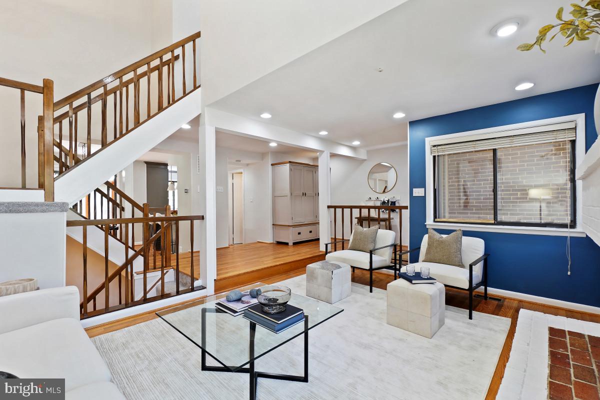 RESTON - Residential