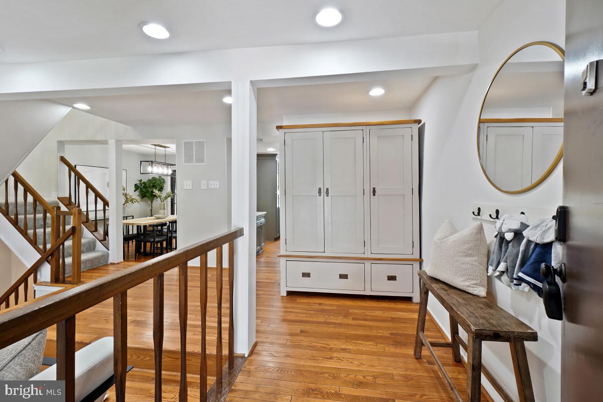 RESTON - Residential