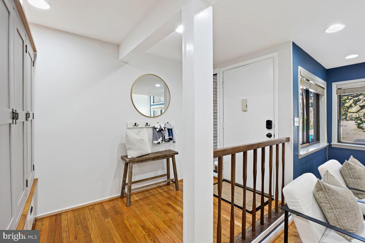 RESTON - Residential