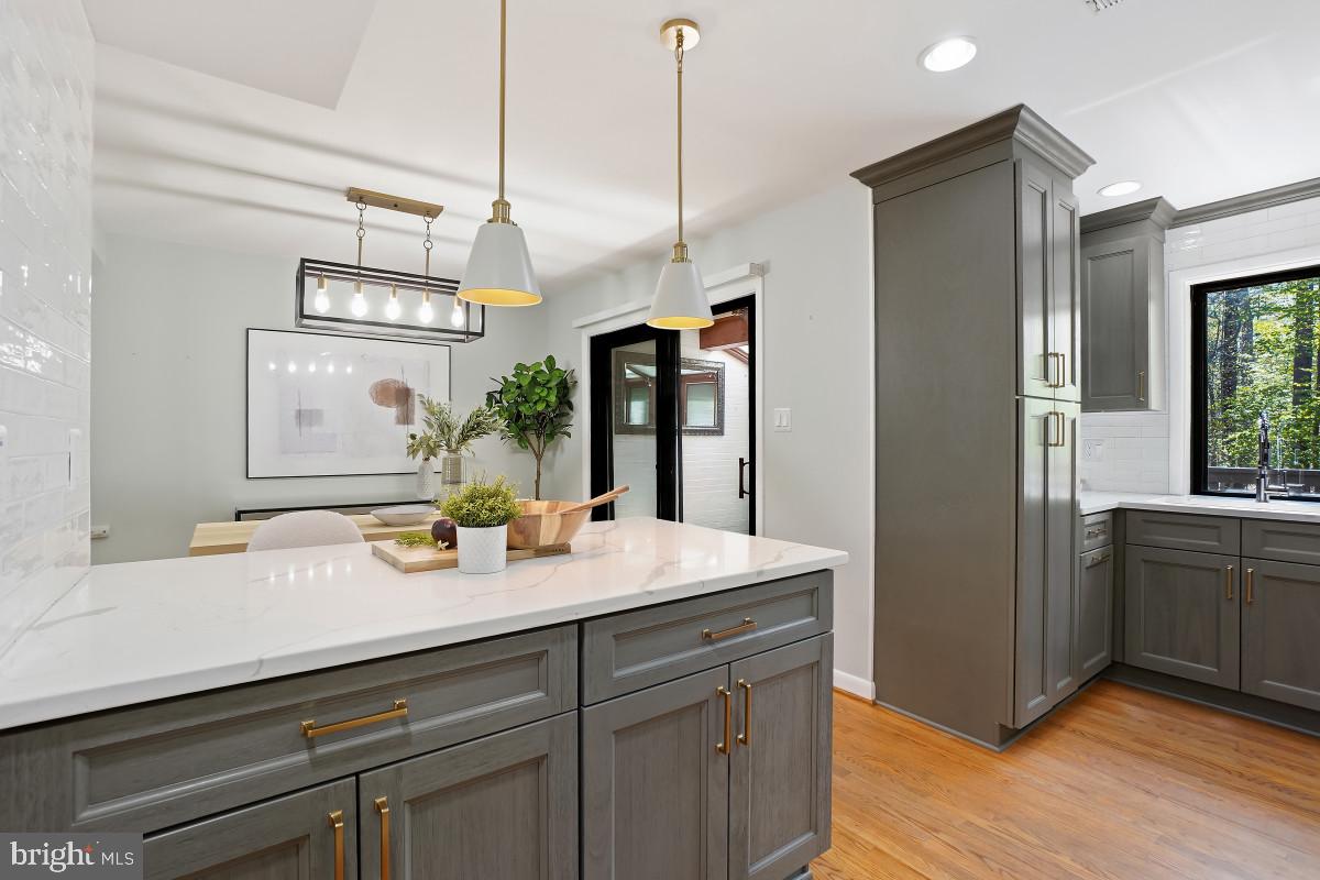 RESTON - Residential