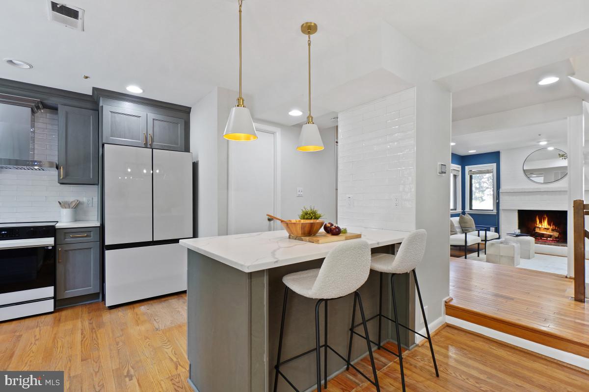 RESTON - Residential