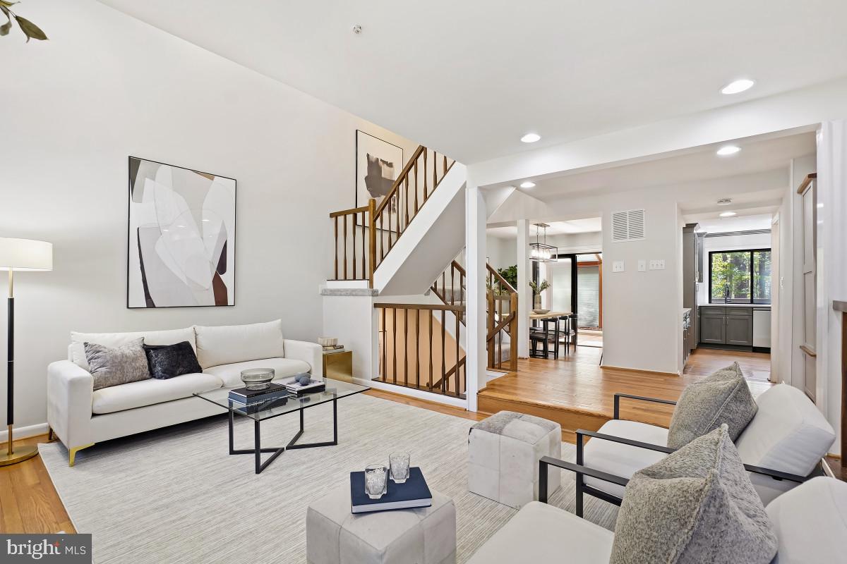 RESTON - Residential