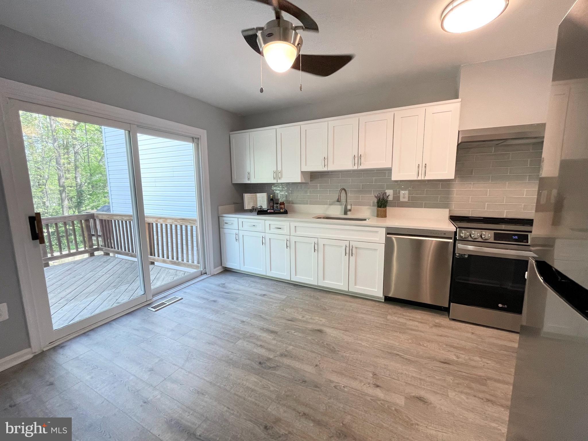 ROLLING BROOK - Residential Lease