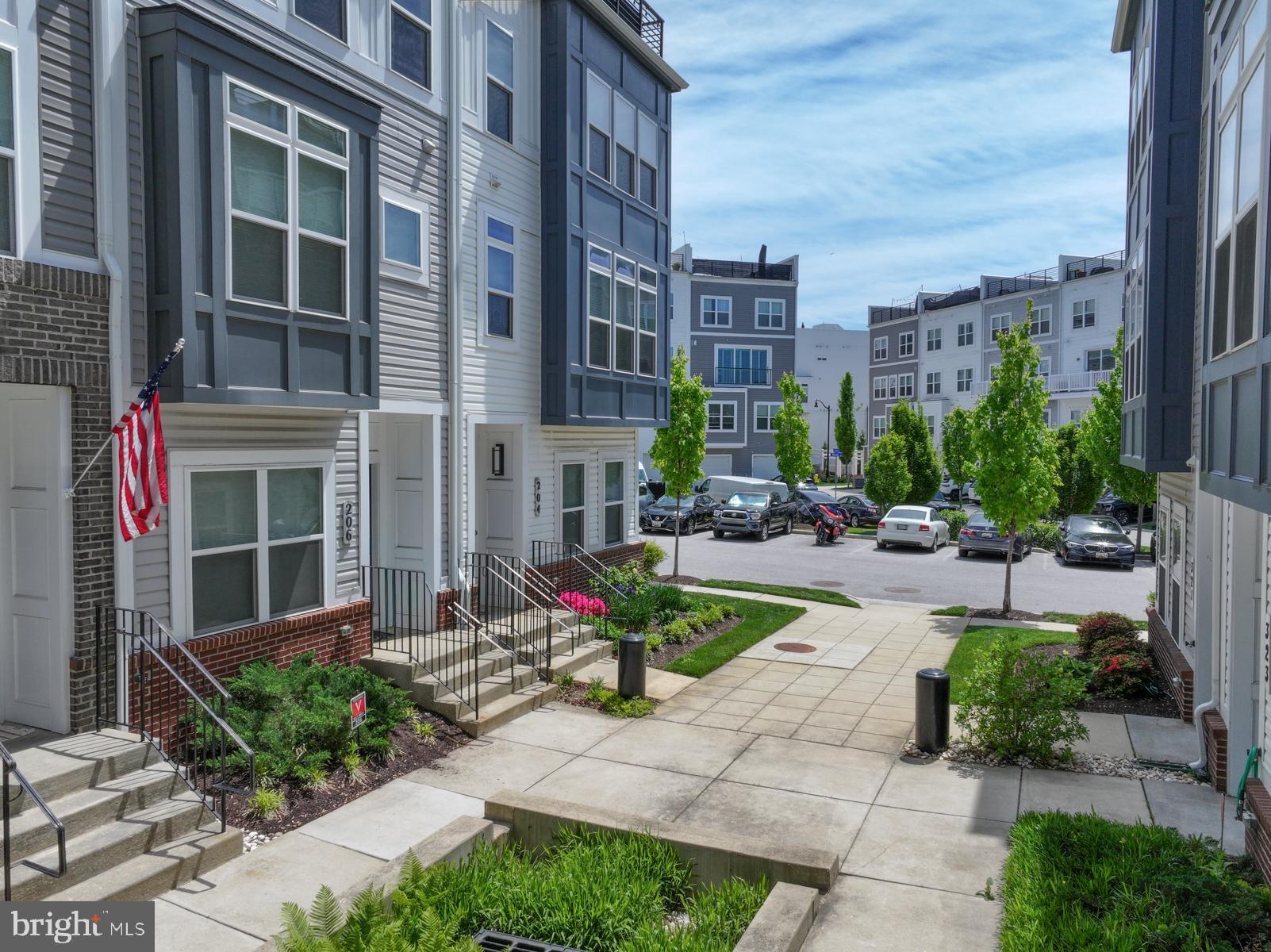 ADMIRALS SQUARE - Residential