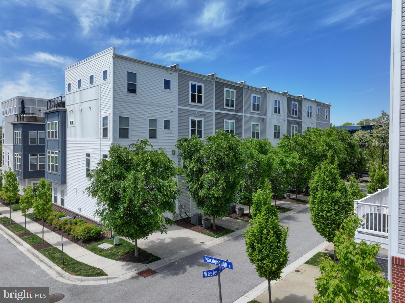 ADMIRALS SQUARE - Residential