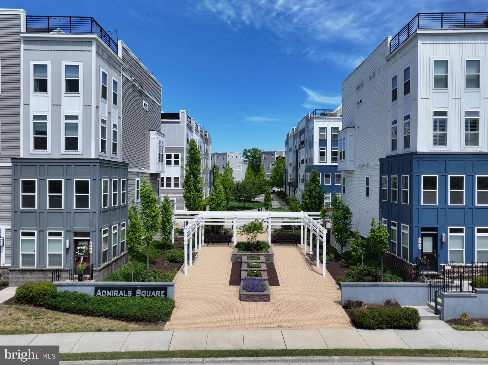 ADMIRALS SQUARE - Residential
