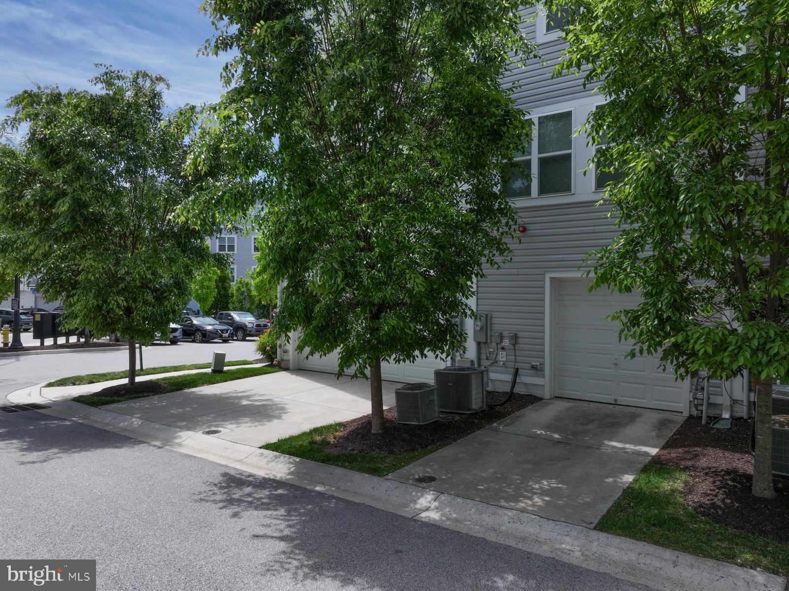 ADMIRALS SQUARE - Residential