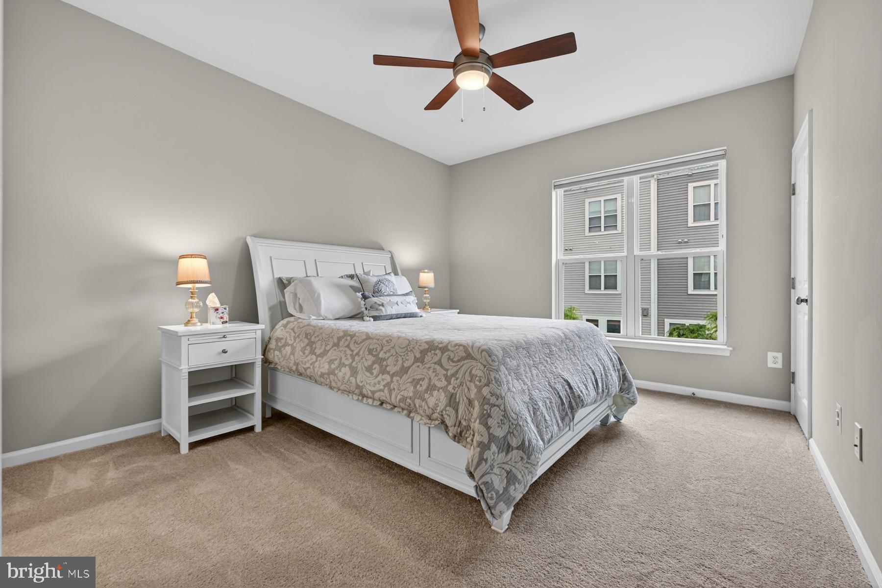 ADMIRALS SQUARE - Residential