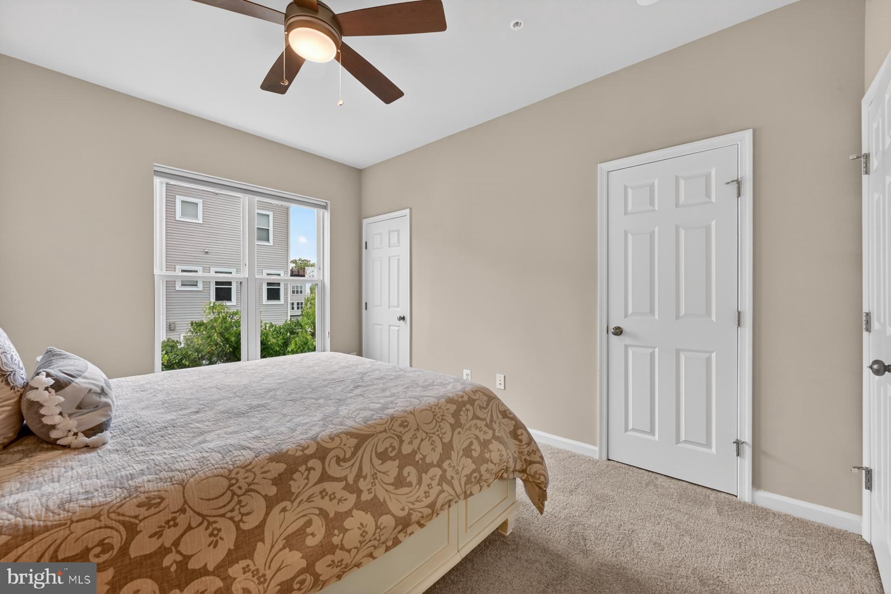 ADMIRALS SQUARE - Residential