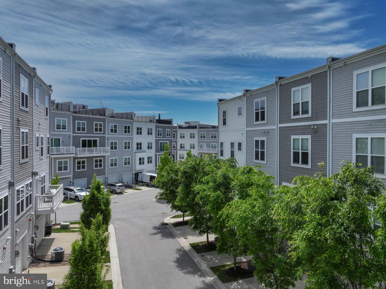 ADMIRALS SQUARE - Residential