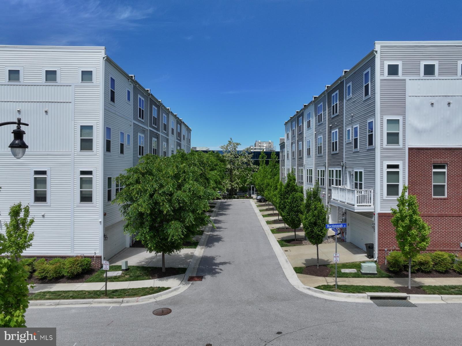 ADMIRALS SQUARE - Residential