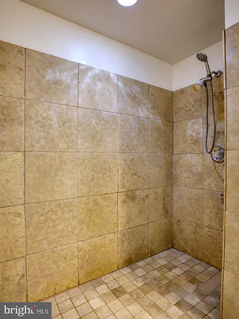 TRUITTS MIDWAY - Residential