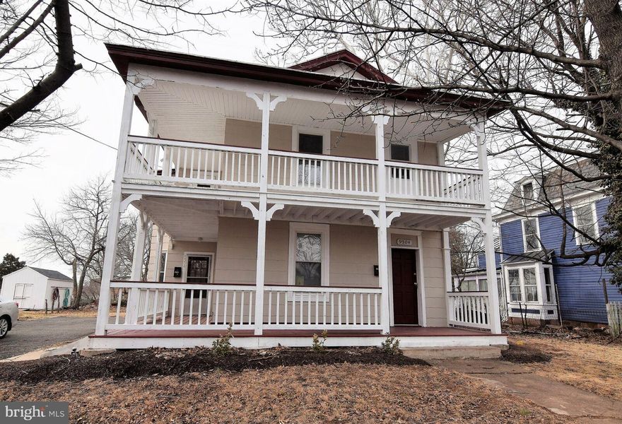 GREAT OPPORTUNITY TO LIVE IN  LOWER UNIT OF VICTORIAN HOME IN OLD TOWN MANASSAS!! WALK TO SHOPS, RESTAURANTS, VRE, ETC... SUPER CHARMING HOME ON FAIRVIEW AVE.1 BEDROOM 1 BATH WASHER / DRYER IN UNIT, LOTS OF WINDOWS AND NATURAL LIGHT, PARQUET FLOORS, HUGE FRONT PORCH,  PERFECT FOR 1 PERSON OR A COUPLE! GREAT LIFESTYLE LIVING. WATER, SEWER, TRASH AND GAS ARE $100.00 PER MONTH. IN ADDITION TO THE BASE RENTAL RATE, TENANT WILL BE RESPONSIBLE FOR PAYING A $13.00 CHARGE THAT WILL BE USED TO HAVE HVAC FILTERS DELIVERED TO THEIR HOME APPROXIMATELY EVERY 60 DAYS UNDER THE UTILITY AND MAINTENANCE REDUCTION PROGRAM TO HELP SAVE 5-15% OF THE HEATING AND COOLING BILL AS WELL AS CREATE A CLEAN ENVIRONMENT.