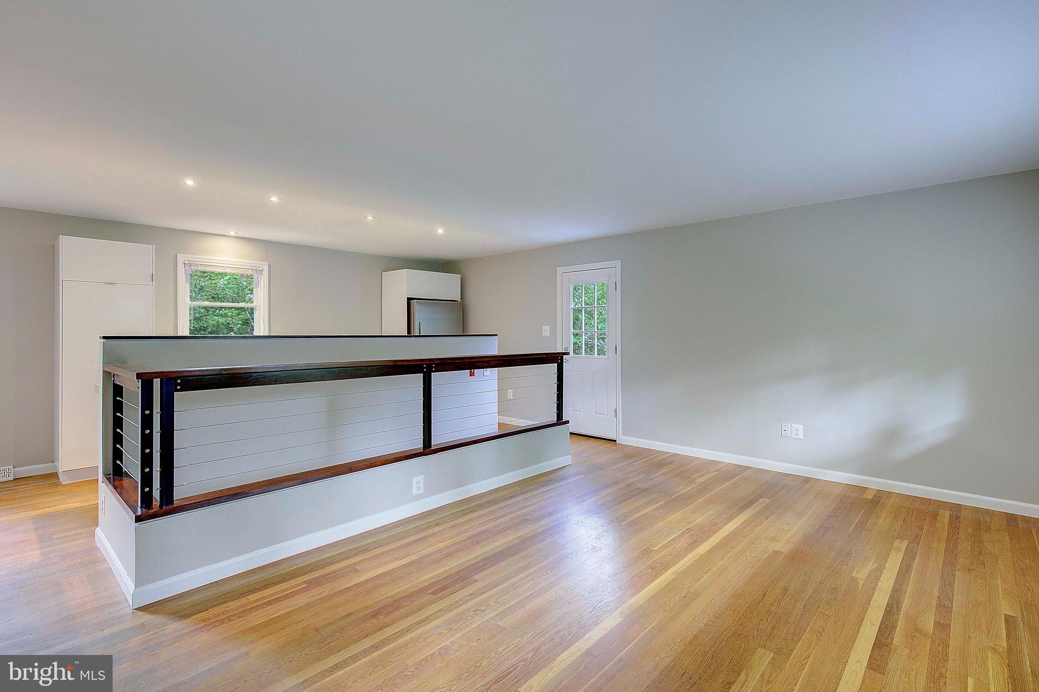 SUNRISE BEACH - Residential