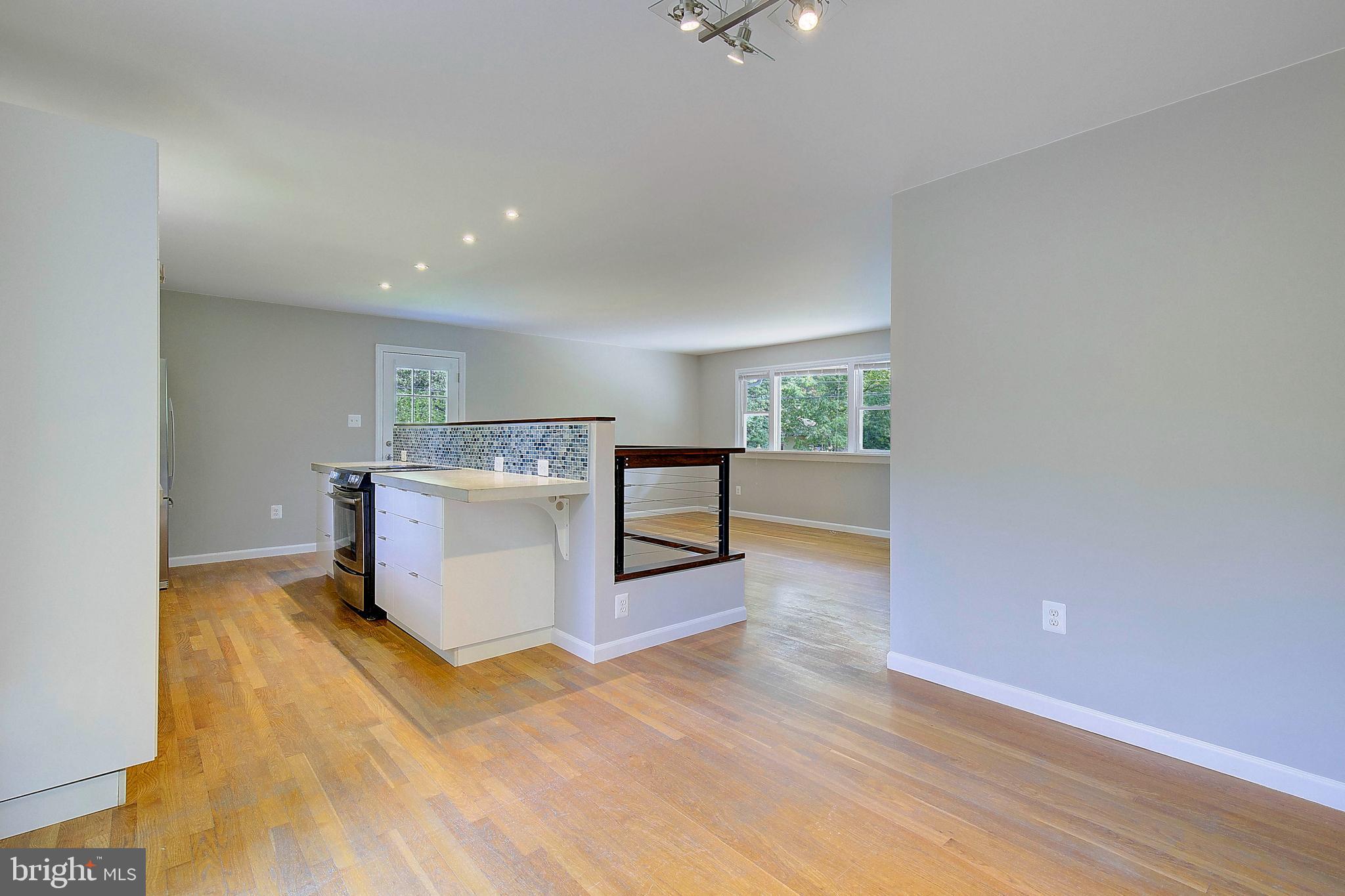 SUNRISE BEACH - Residential