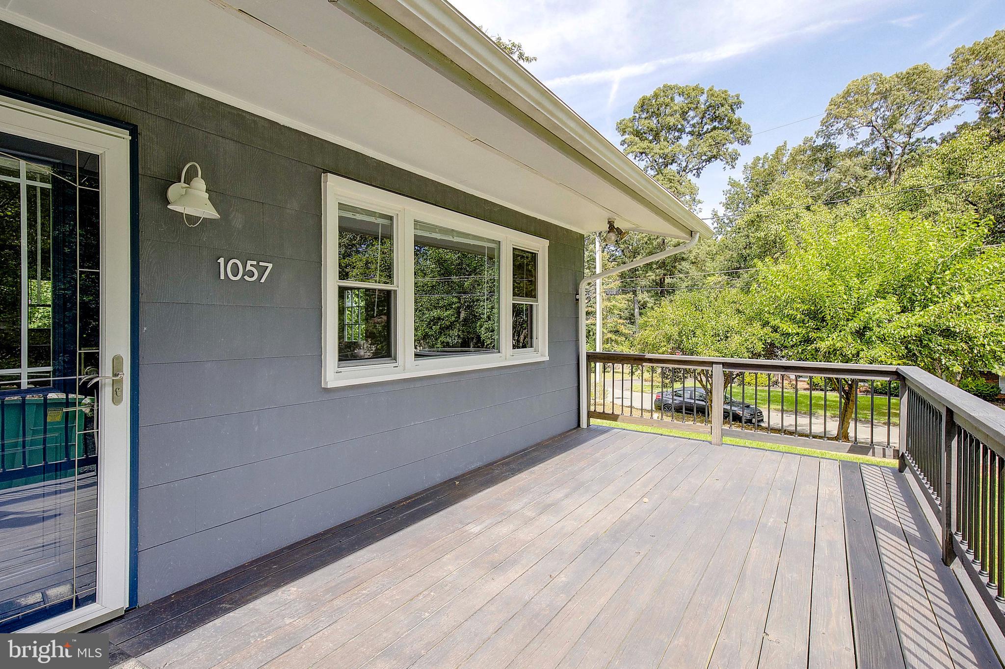 SUNRISE BEACH - Residential