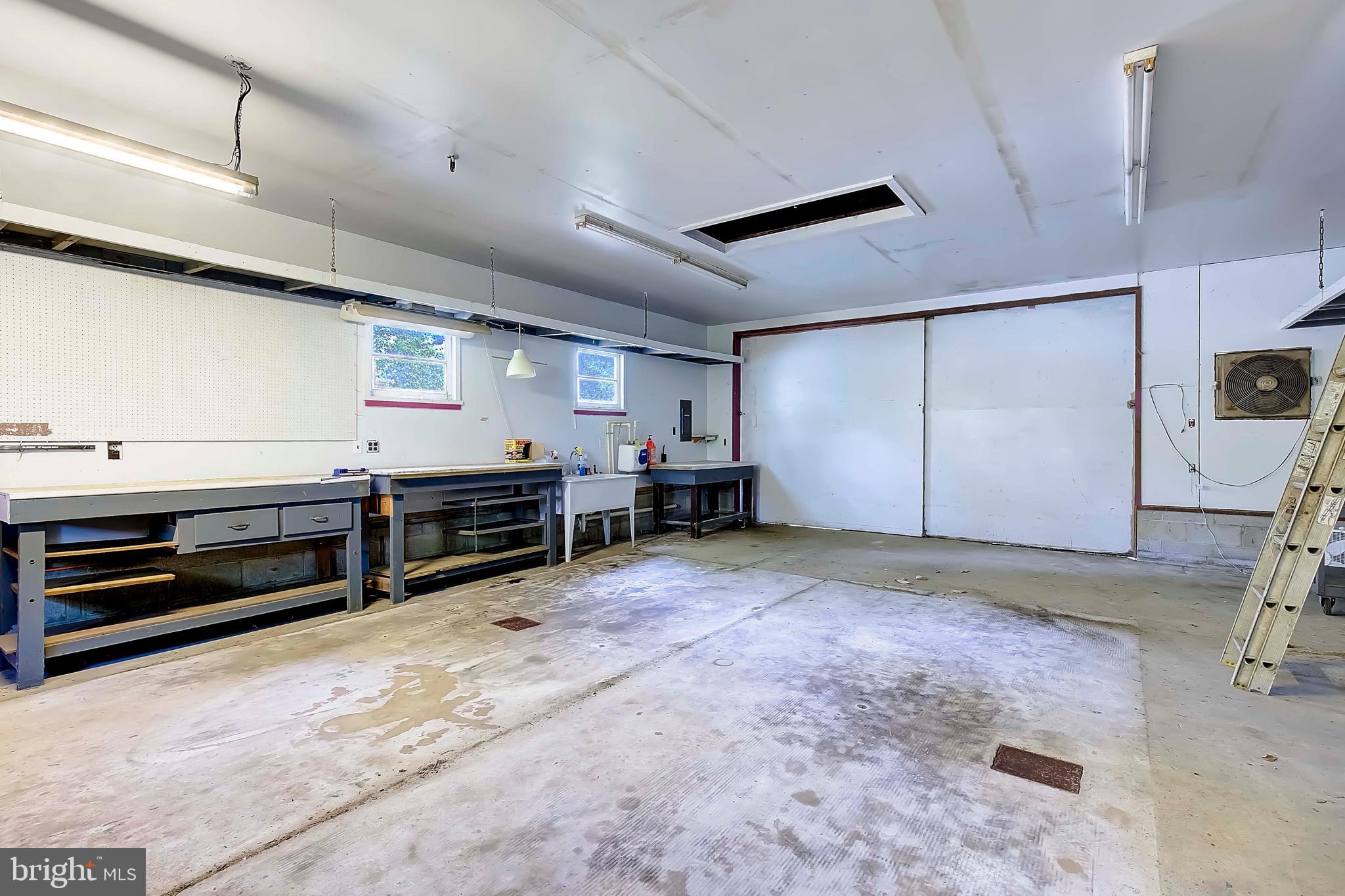 SUNRISE BEACH - Residential