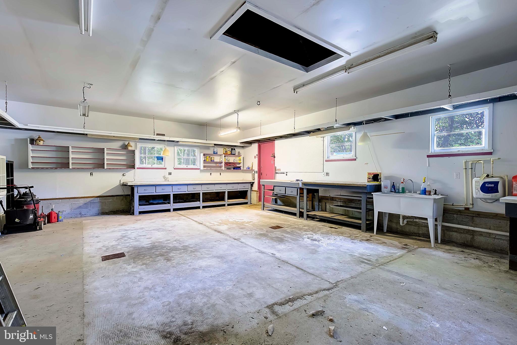 SUNRISE BEACH - Residential