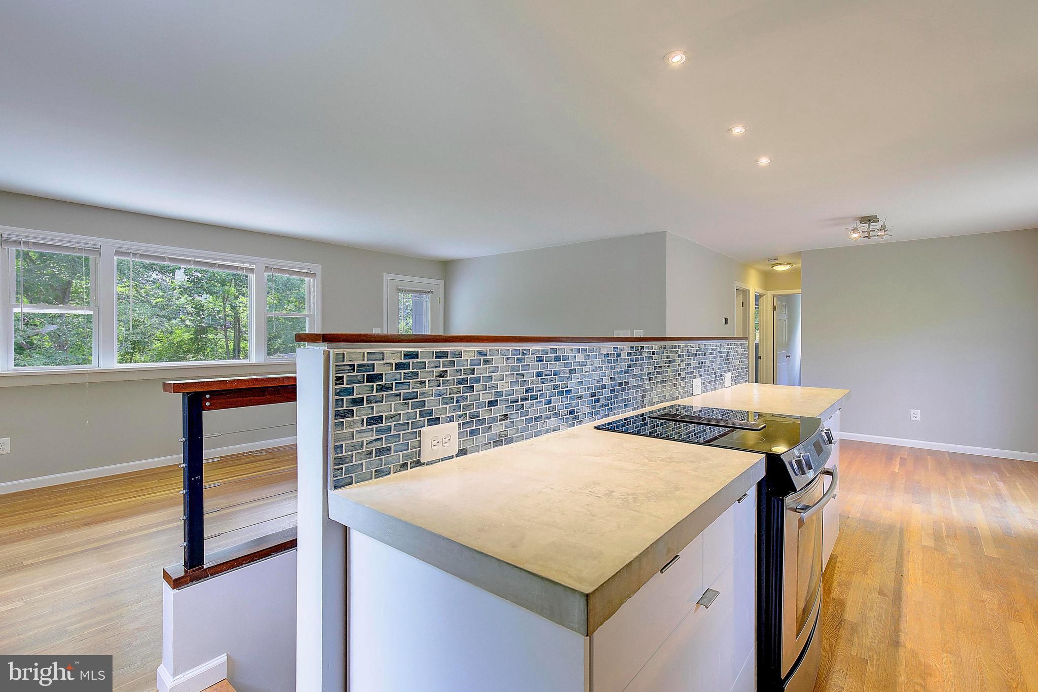 SUNRISE BEACH - Residential