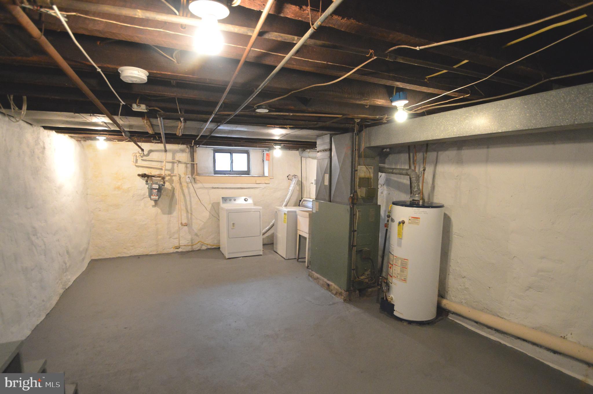 LOWER MOYAMENSING - Residential Lease