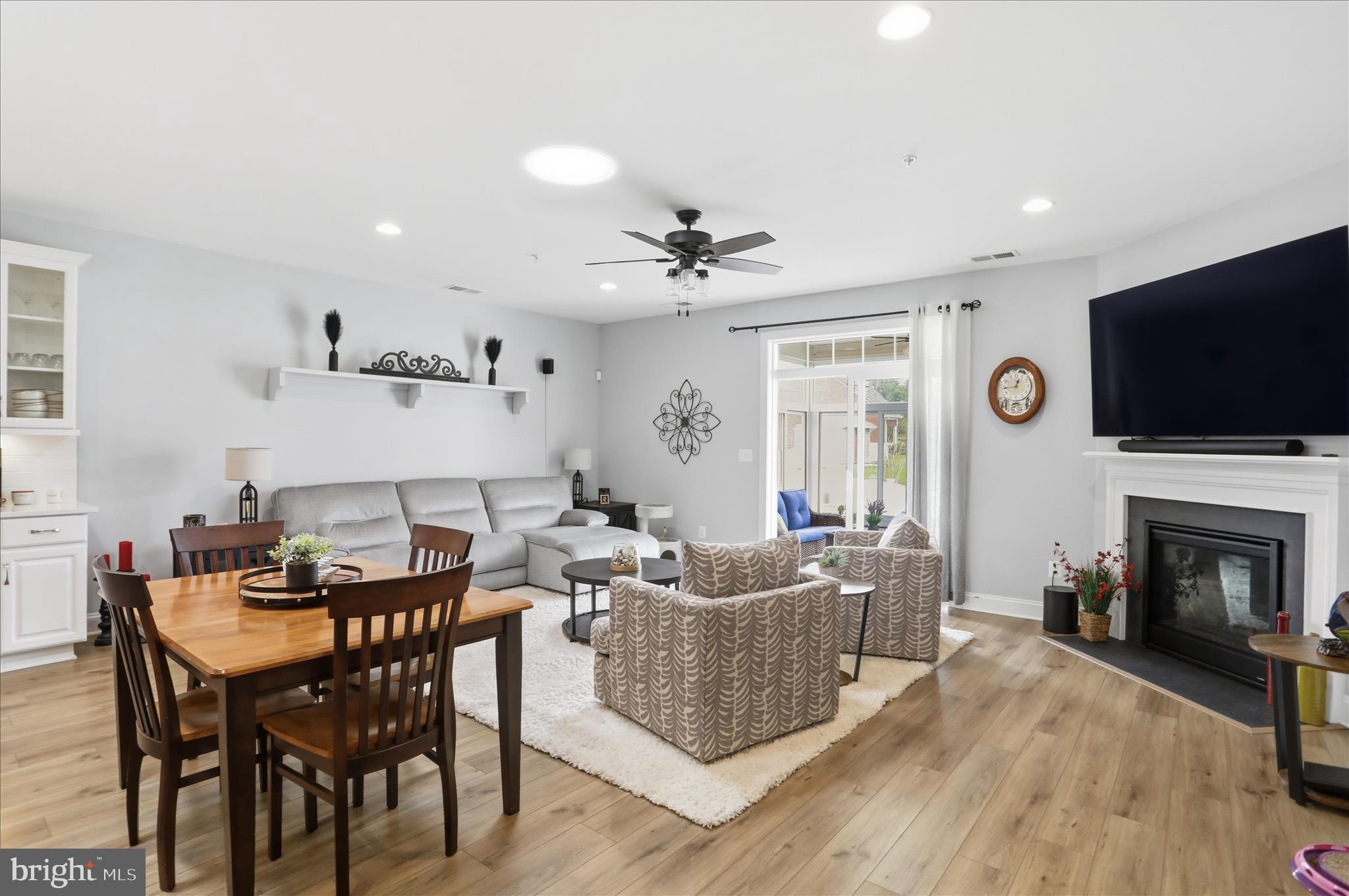 ROSEHILL MANOR - Residential