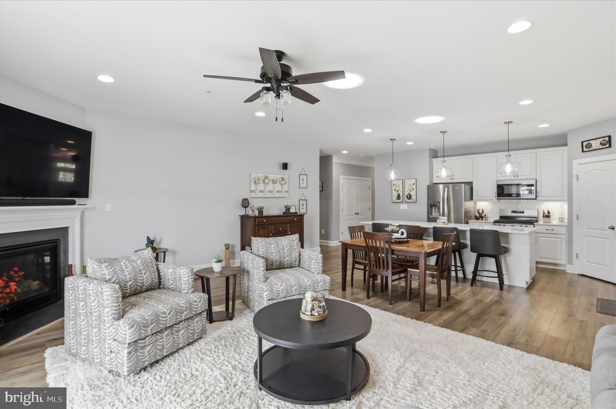 ROSEHILL MANOR - Residential