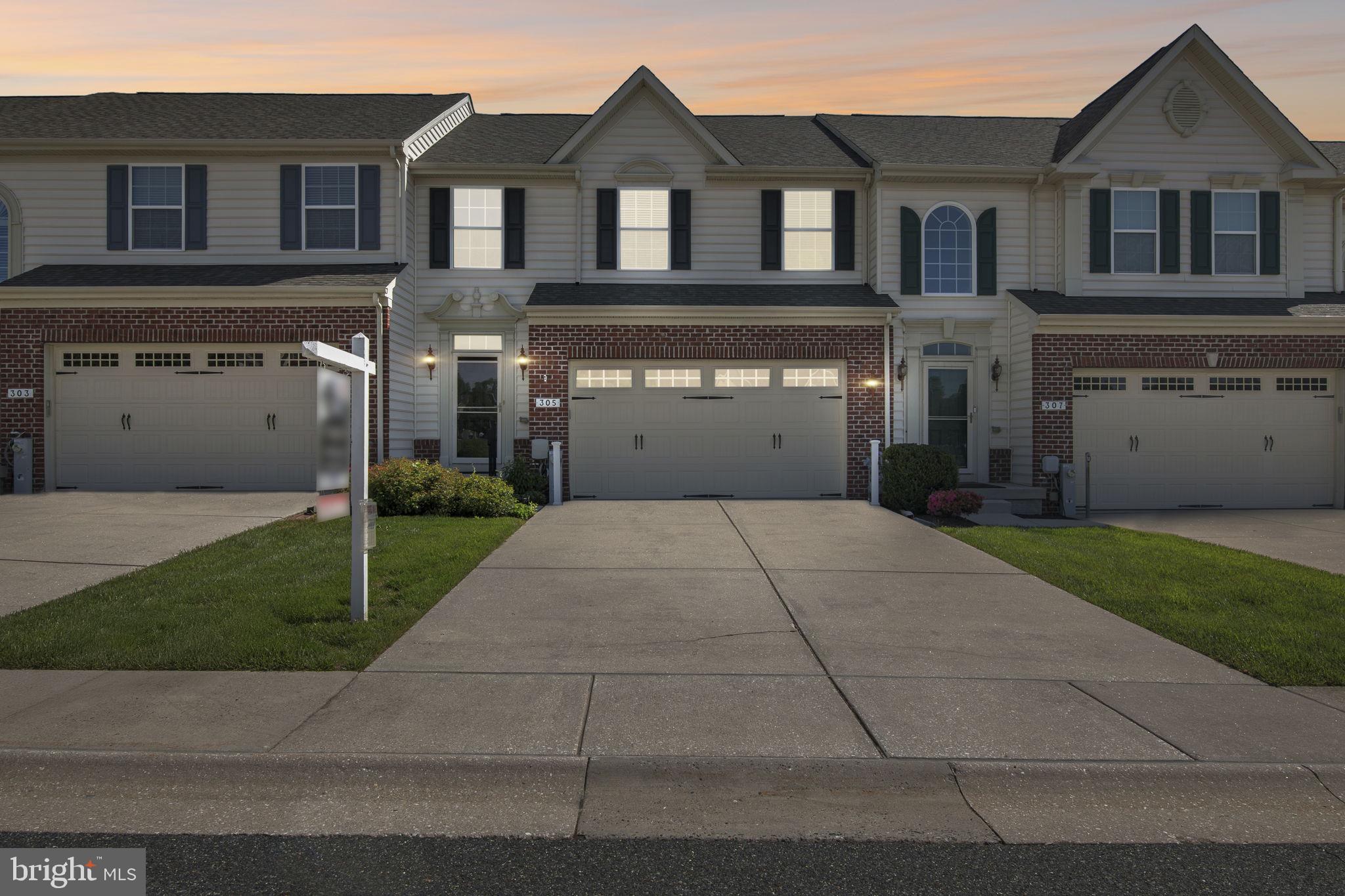 FALLSTON COMMONS - Residential