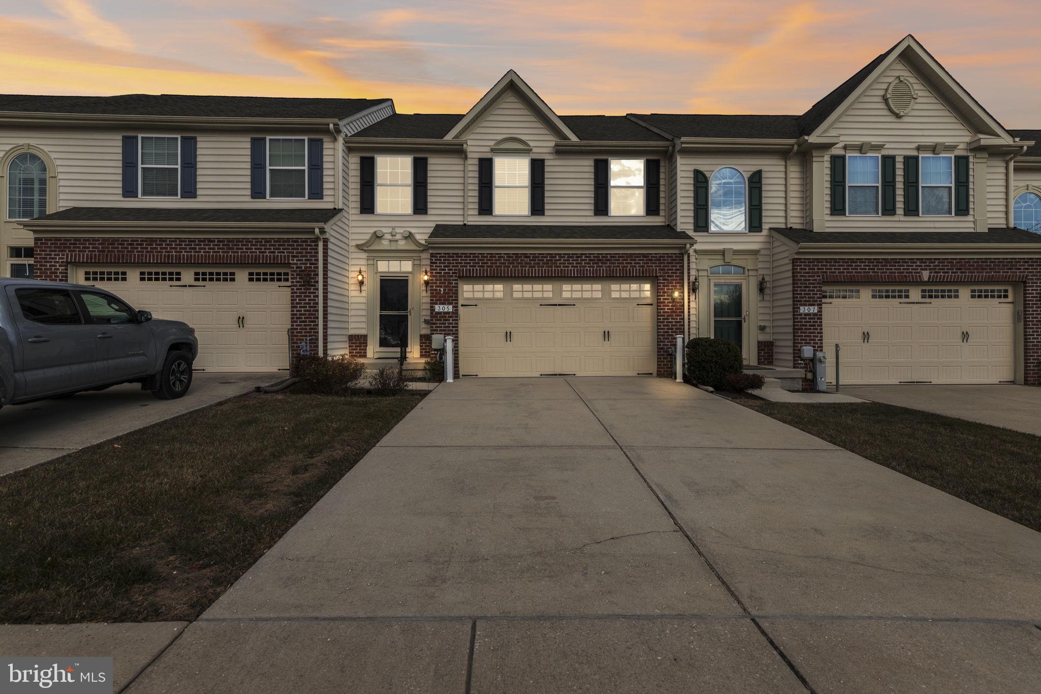 FALLSTON COMMONS - Residential