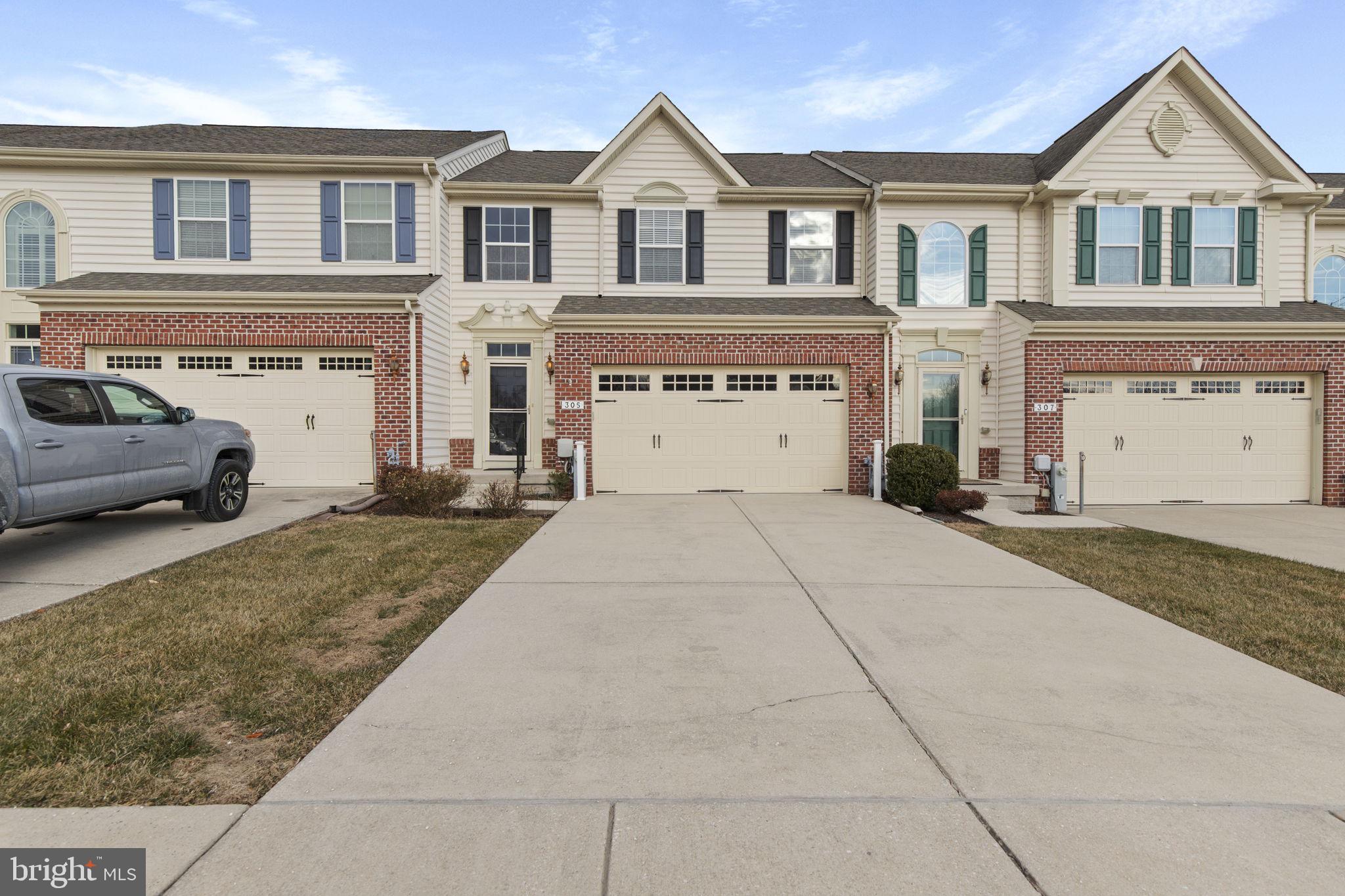 FALLSTON COMMONS - Residential