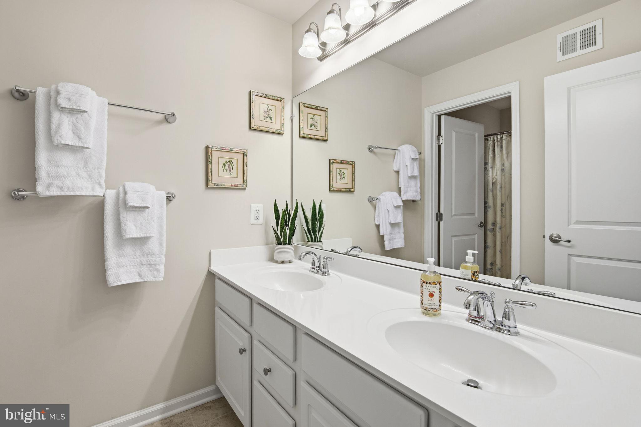 FALLSTON COMMONS - Residential