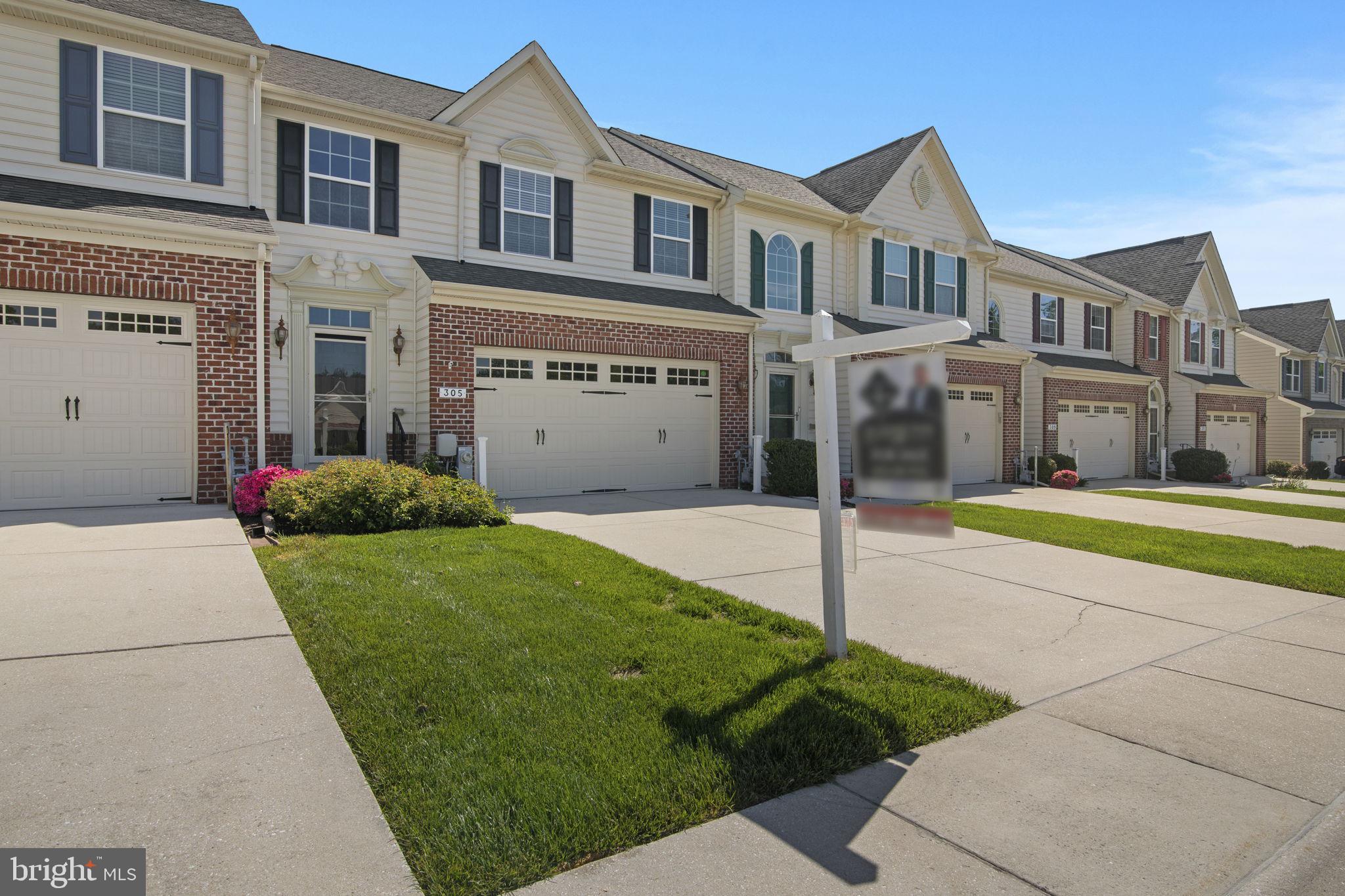 FALLSTON COMMONS - Residential