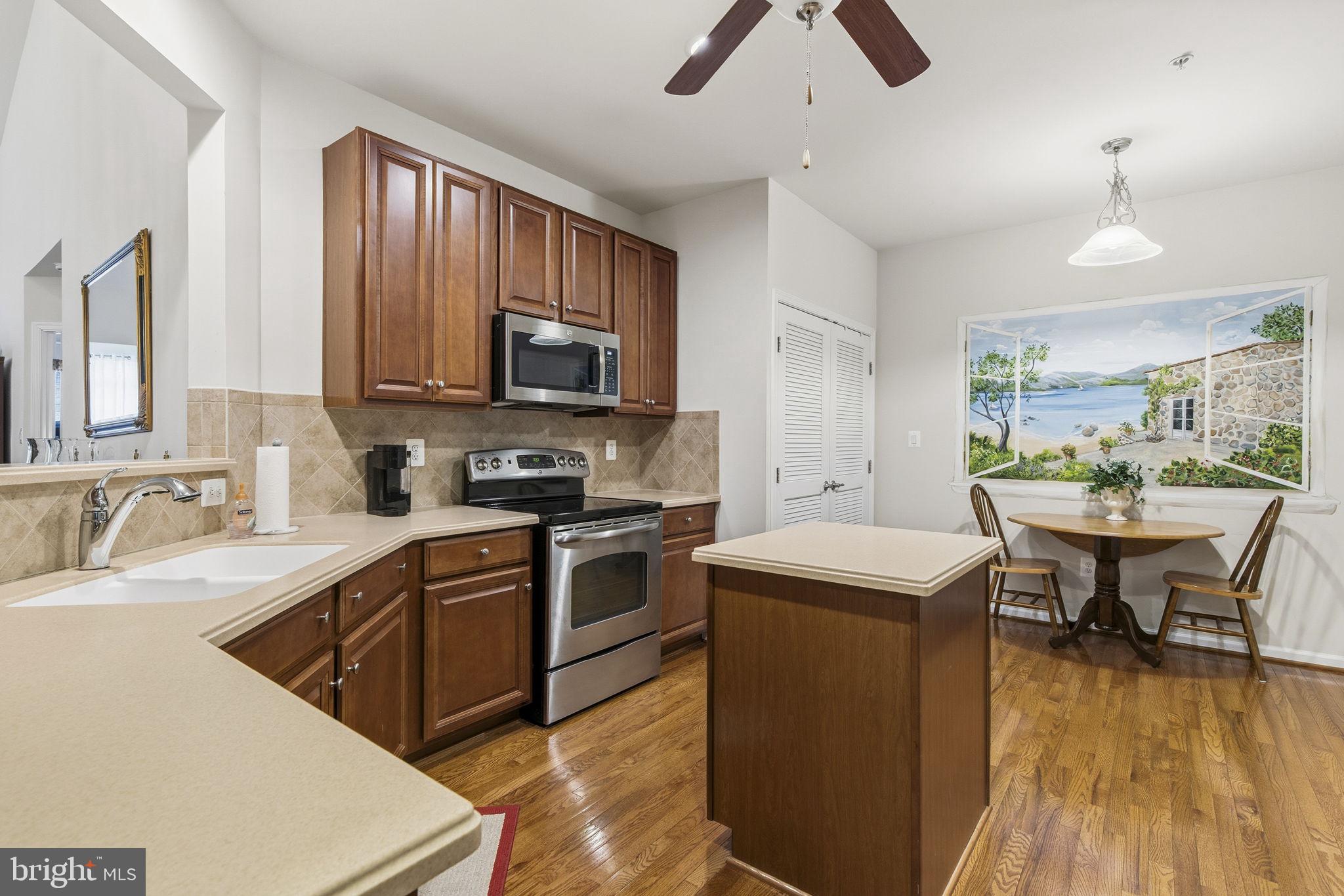 FALLSTON COMMONS - Residential