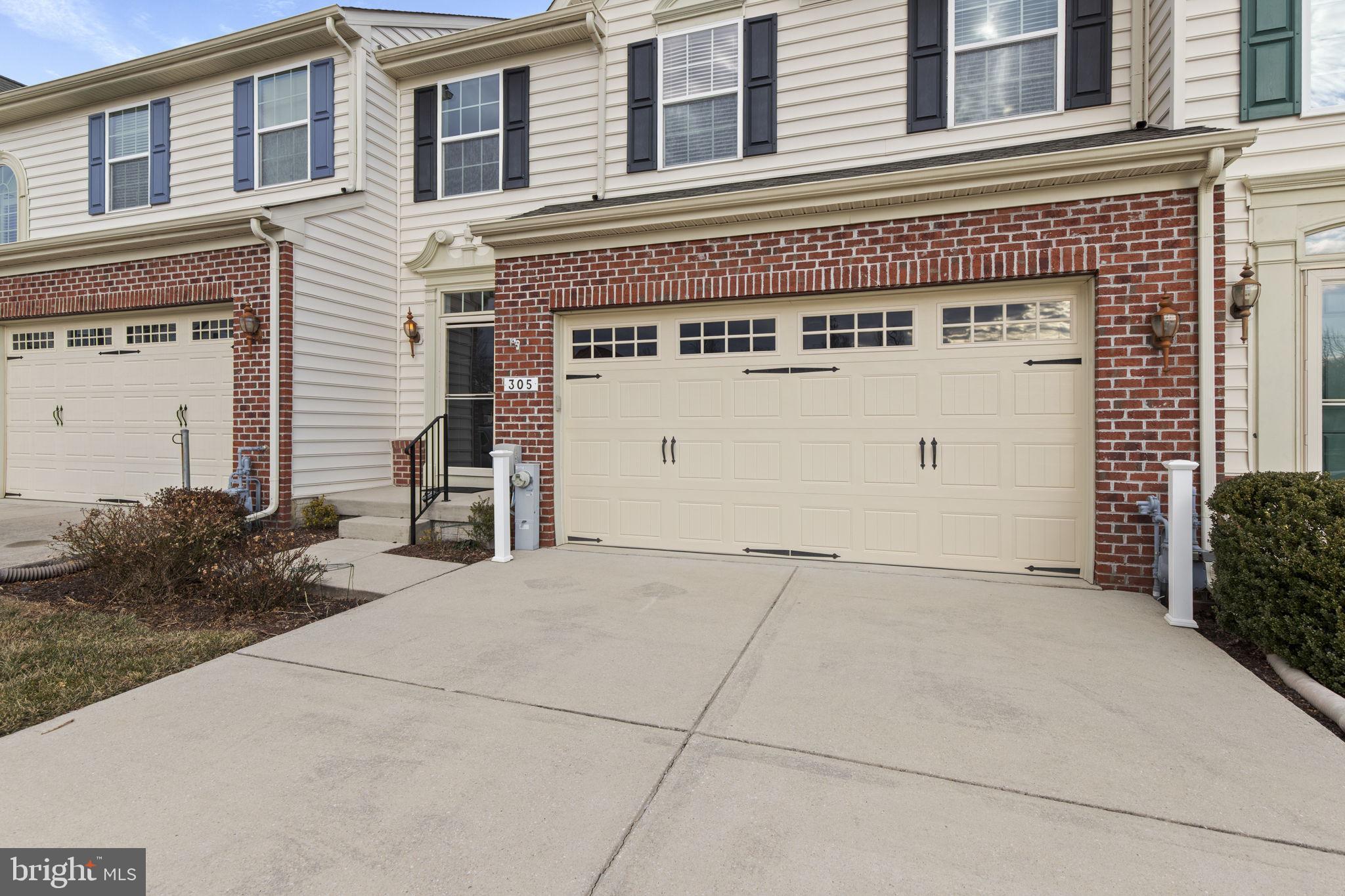 FALLSTON COMMONS - Residential