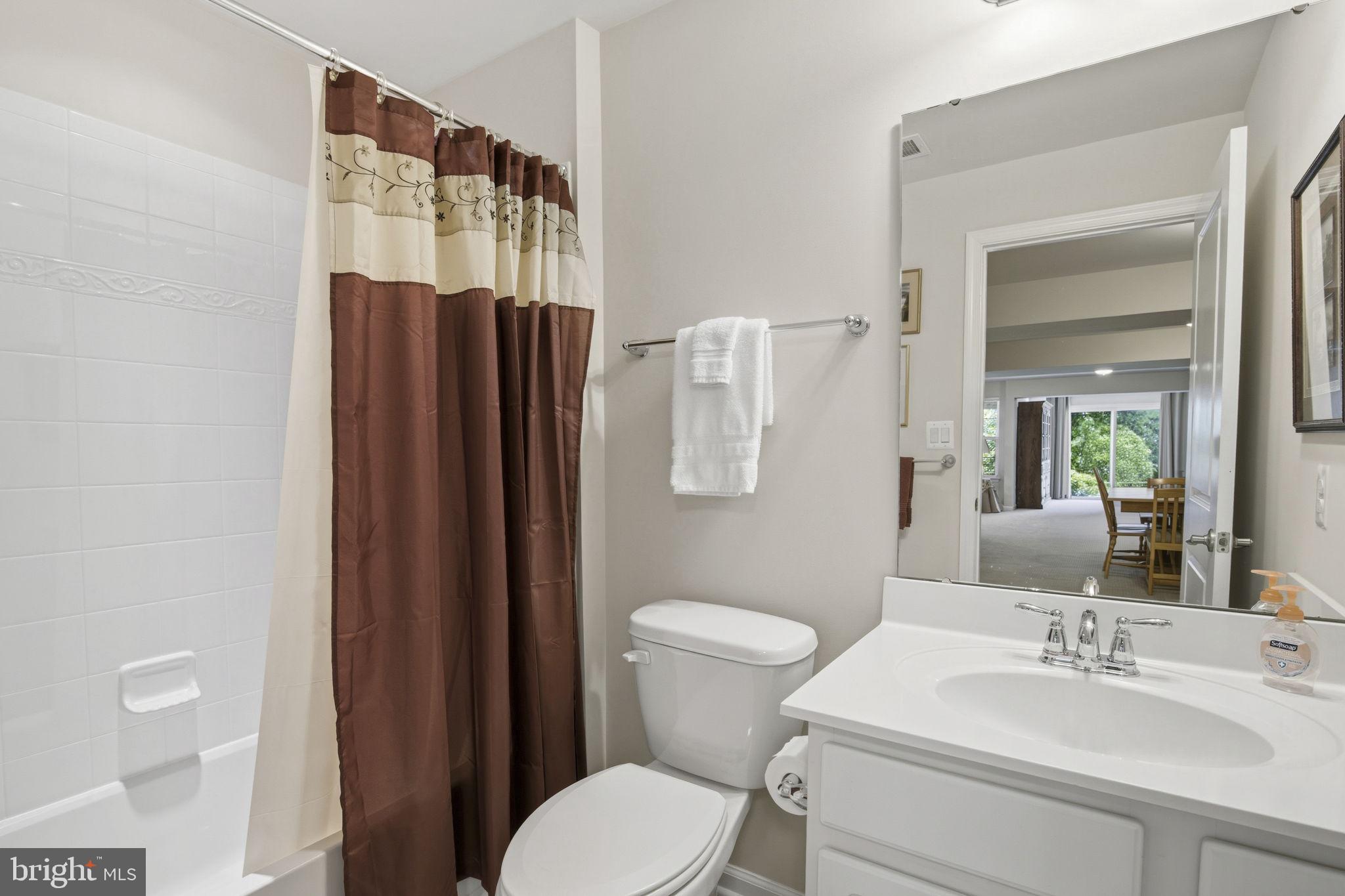 FALLSTON COMMONS - Residential