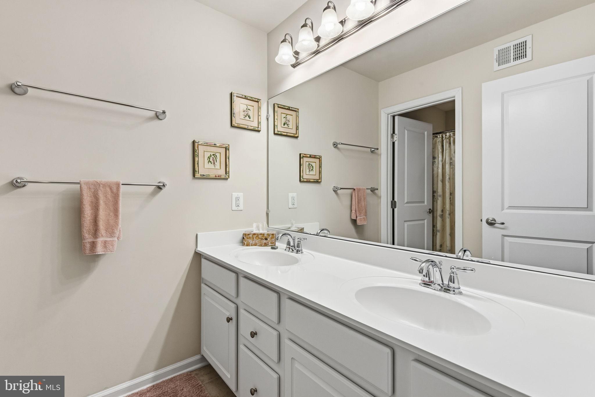 FALLSTON COMMONS - Residential