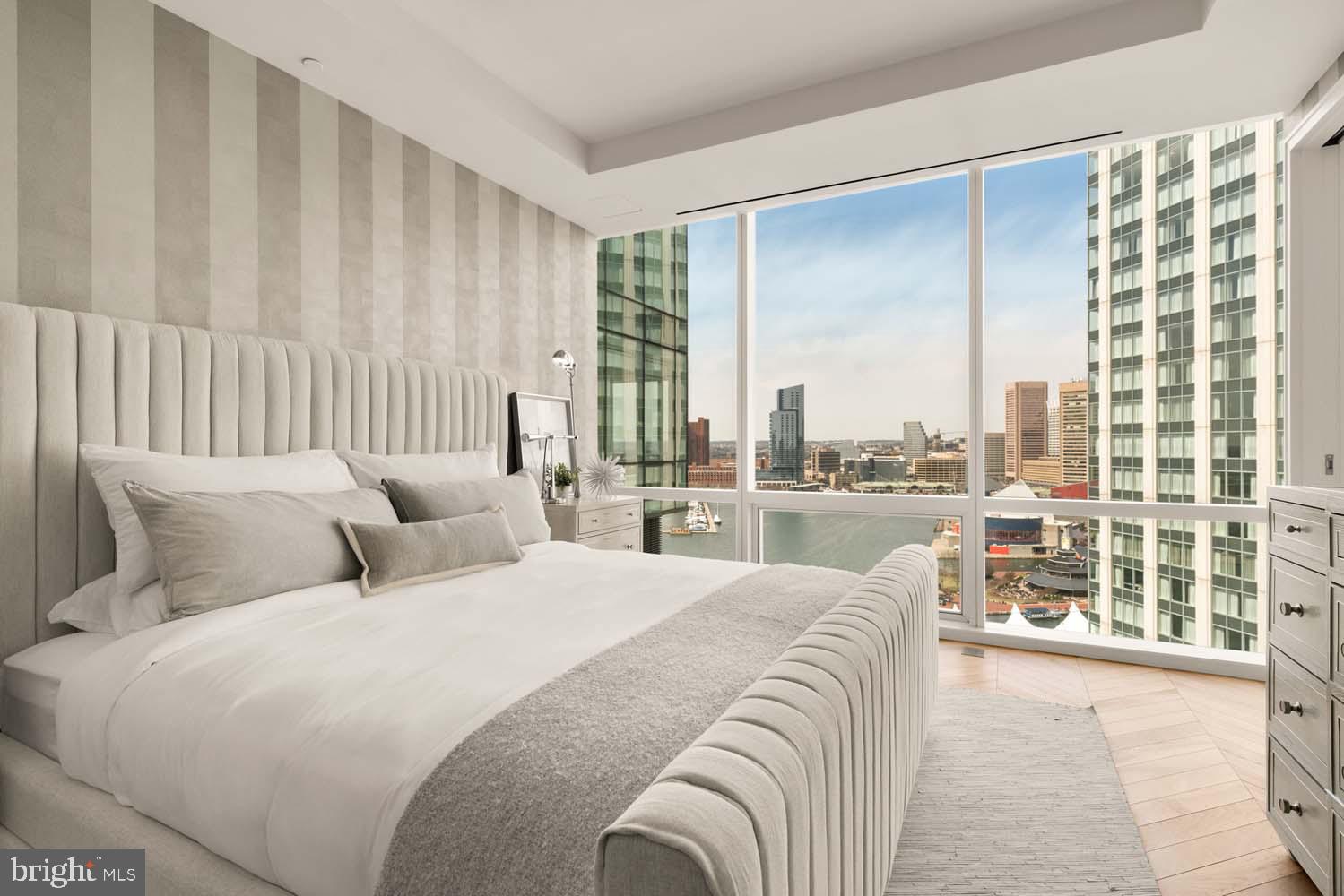 FOUR SEASONS PRIVATE RESIDENCES - Residential