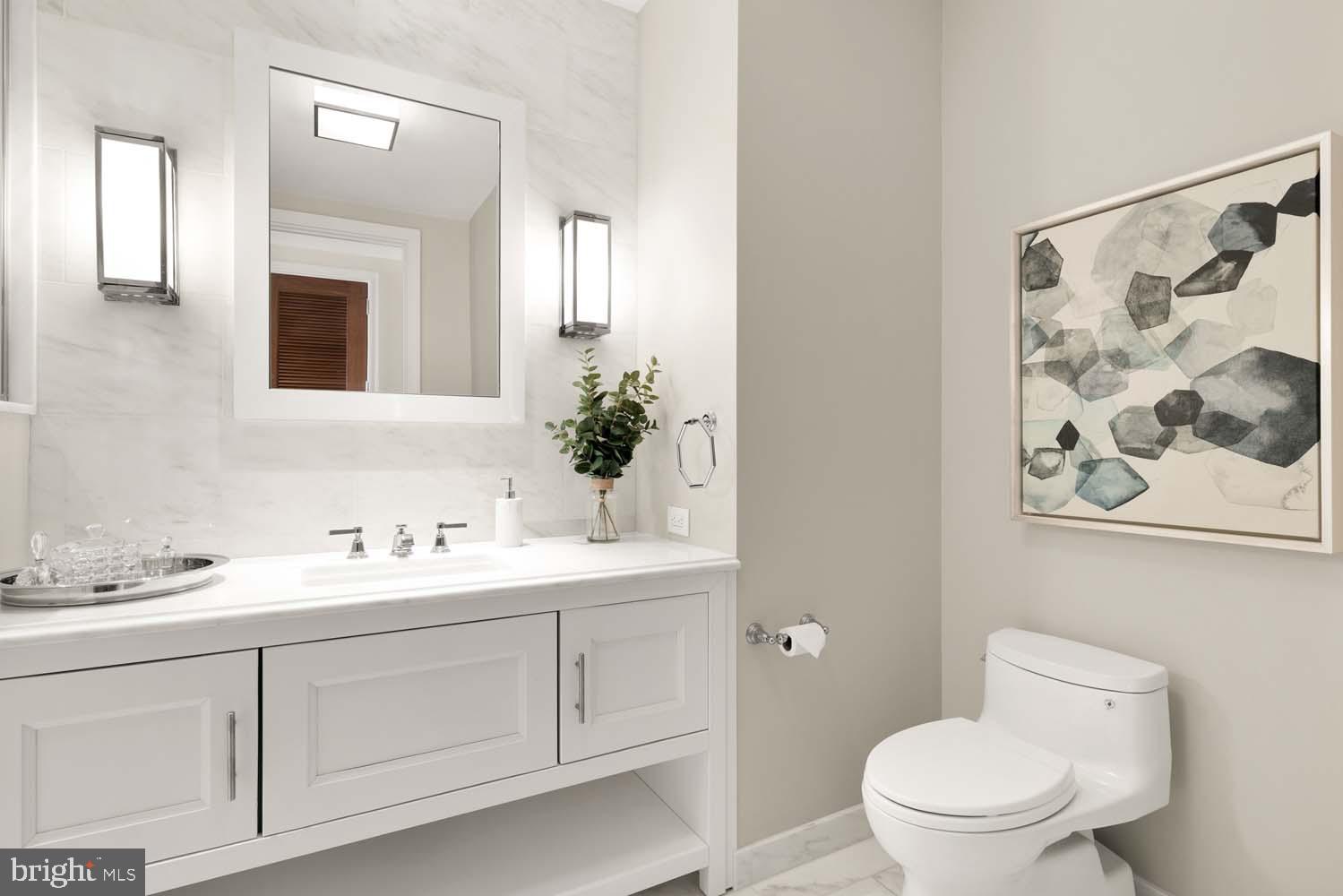 FOUR SEASONS PRIVATE RESIDENCES - Residential