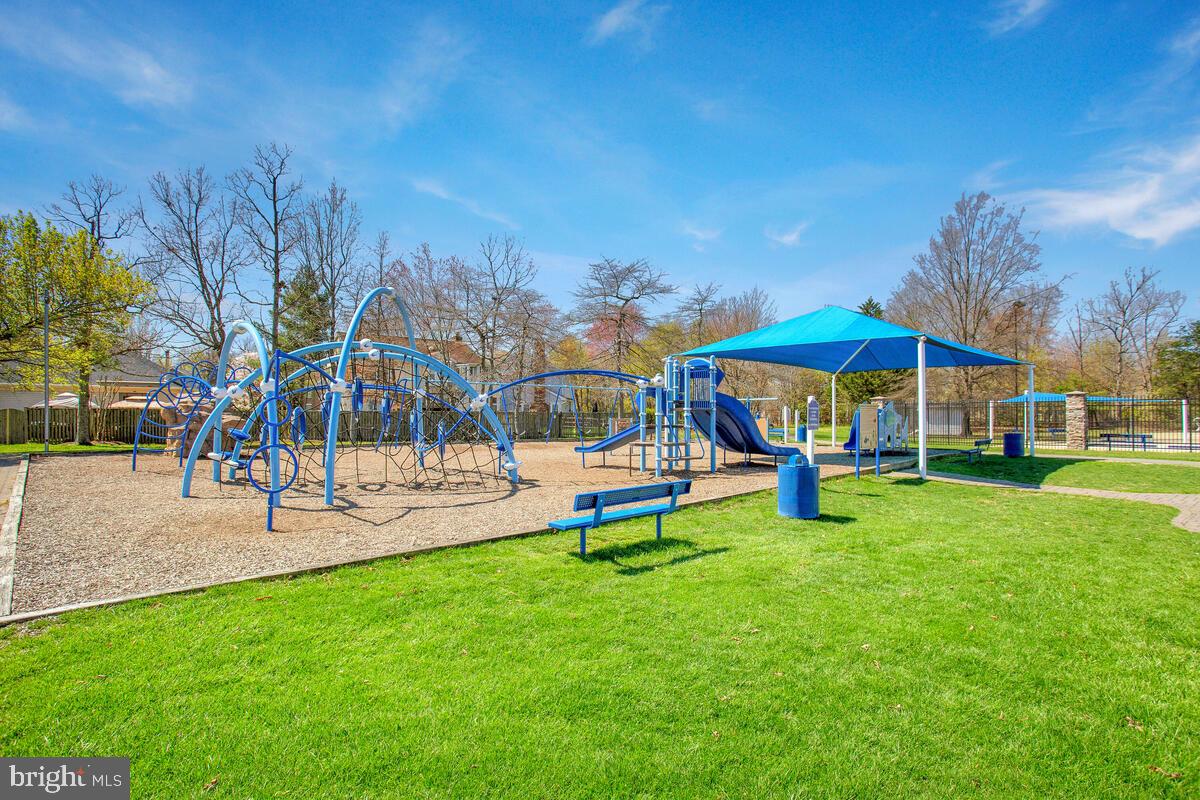 DORCHESTER - ST. CHARLES - Residential