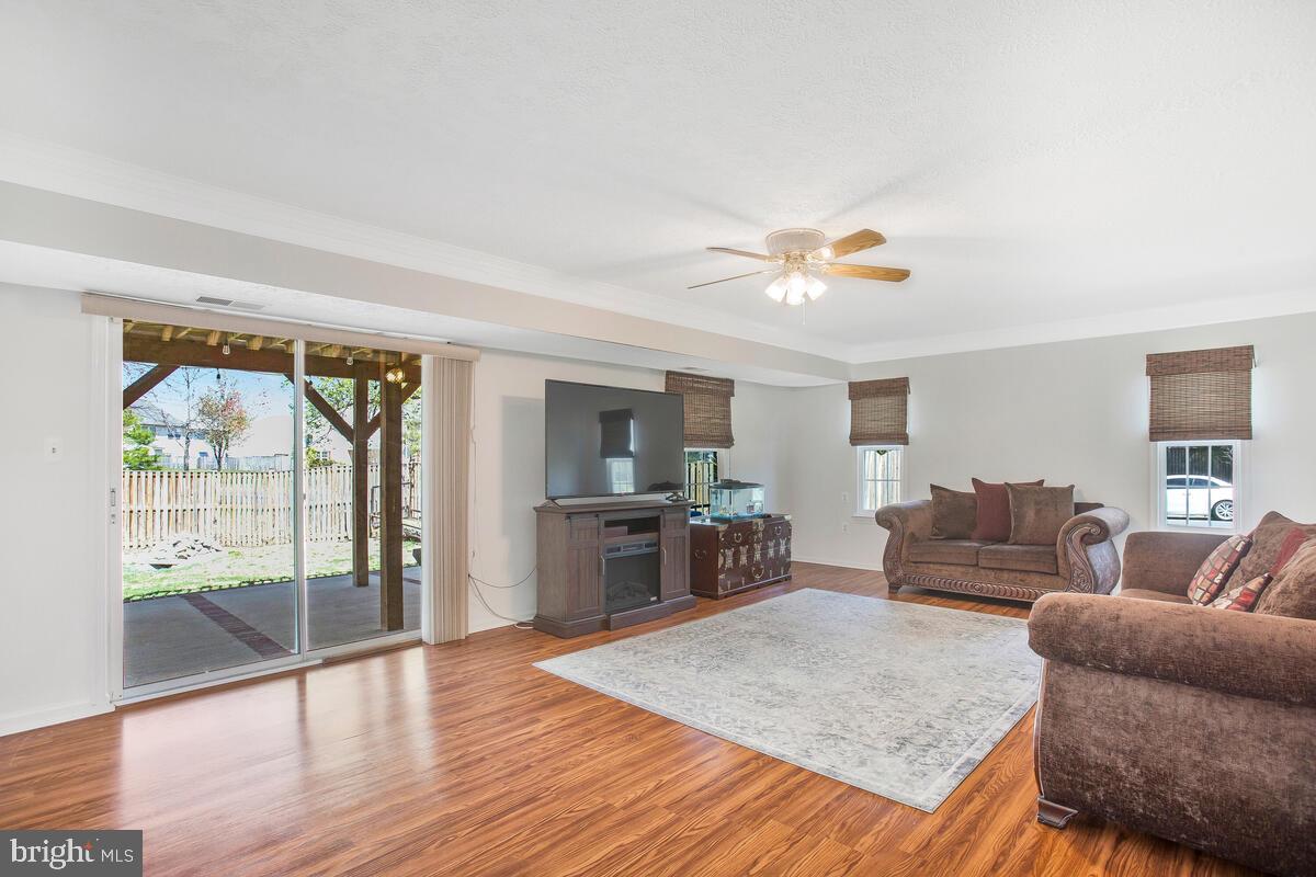 DORCHESTER - ST. CHARLES - Residential