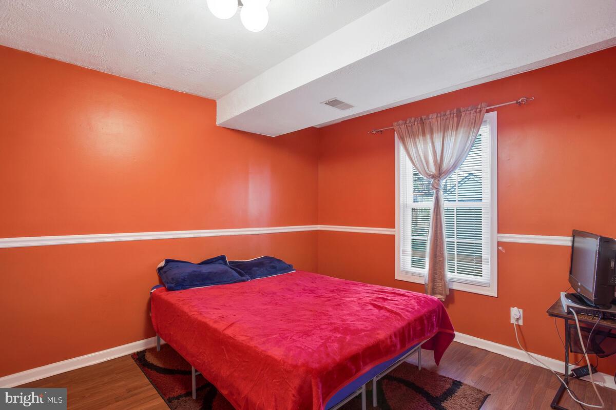 DORCHESTER - ST. CHARLES - Residential