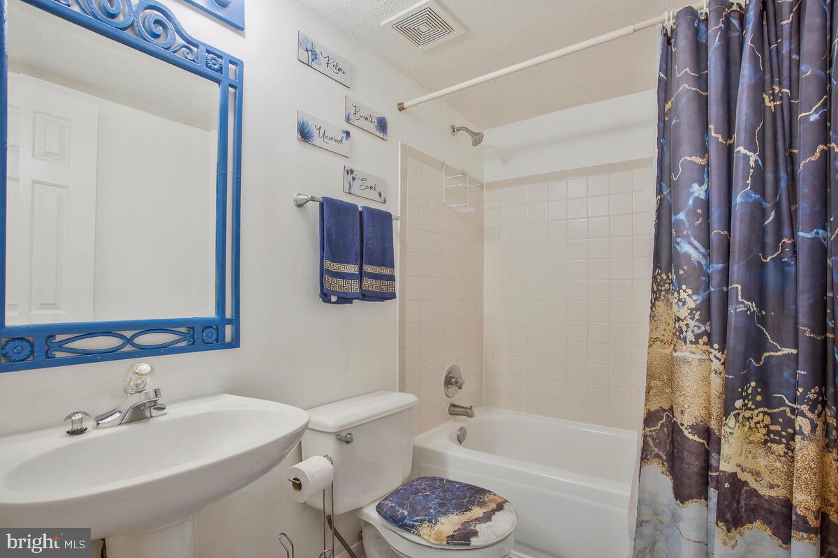 DORCHESTER - ST. CHARLES - Residential