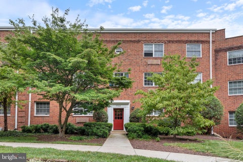Condo For Rent - 1732 W Abingdon Drive #301<br/> Alexandria City County, ALEXANDRIA, VA 22314