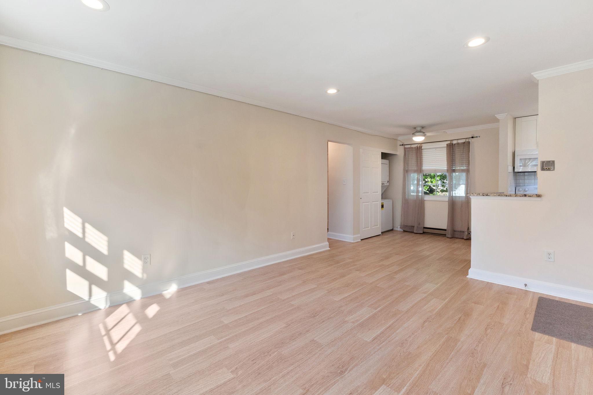 1732 W ABINGDON DRIVE 301