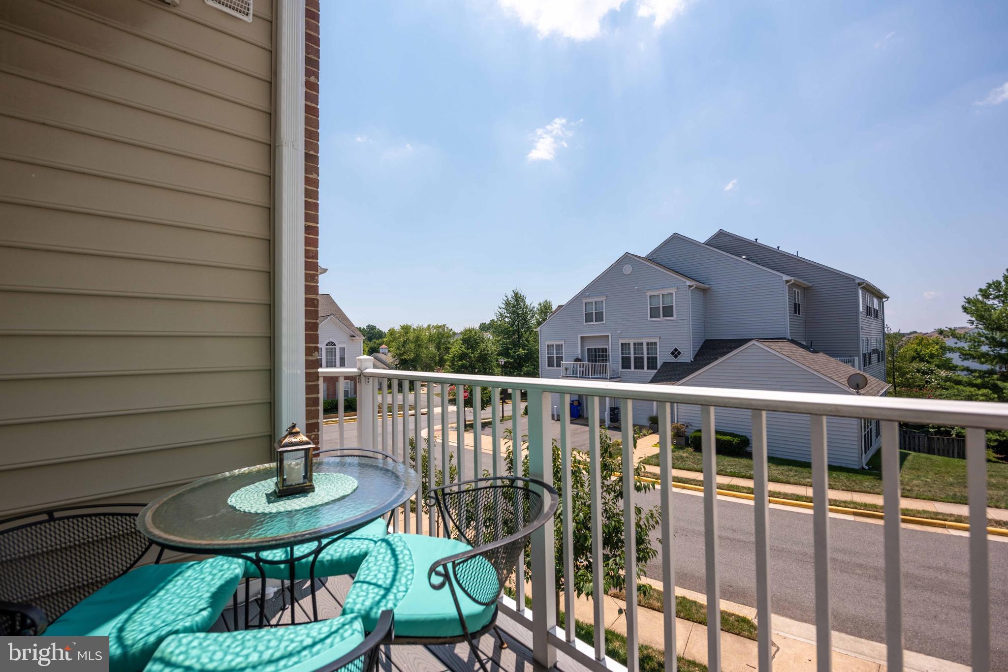 OVERLOOK CONDOMINIUM - Residential Lease