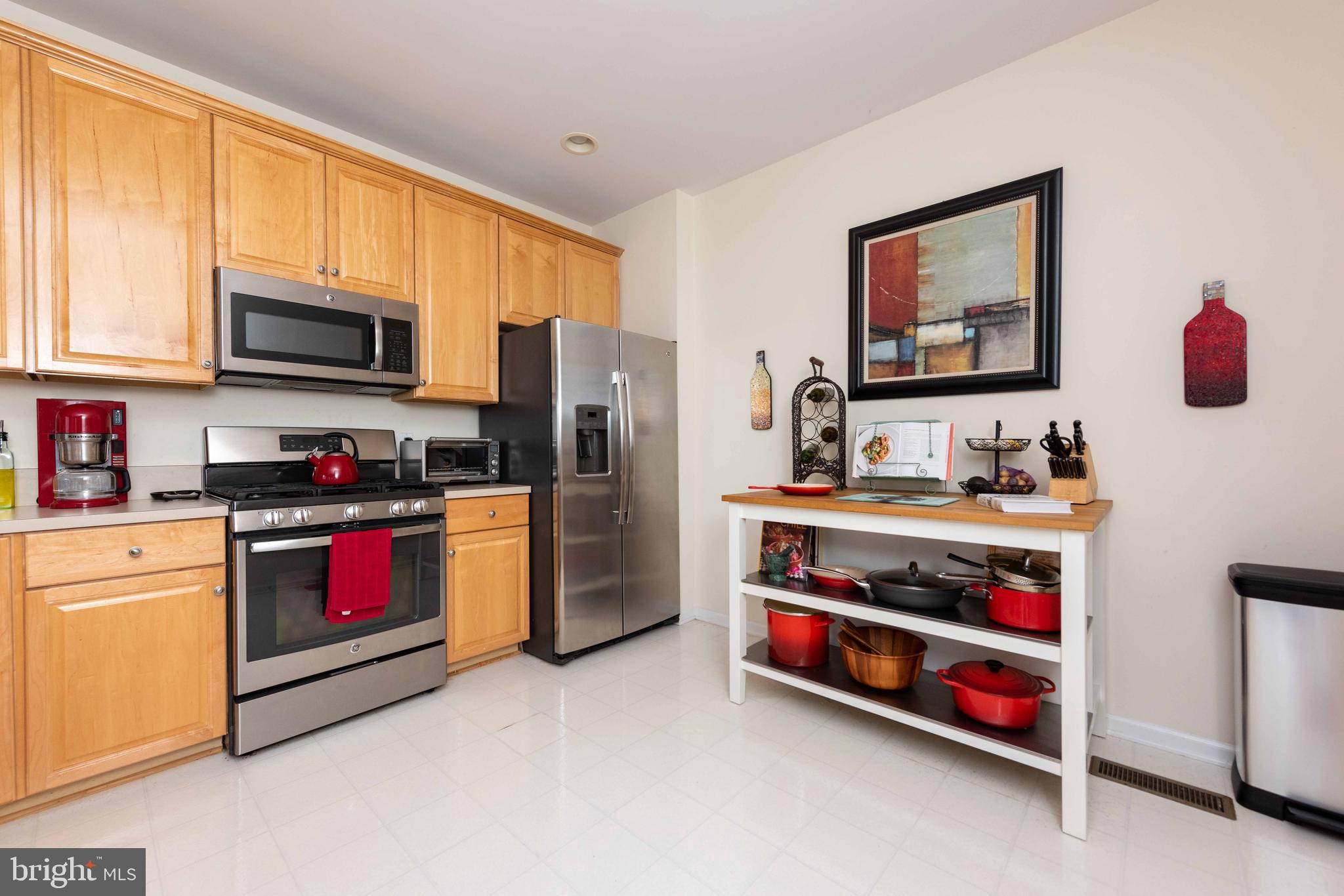 OVERLOOK CONDOMINIUM - Residential Lease