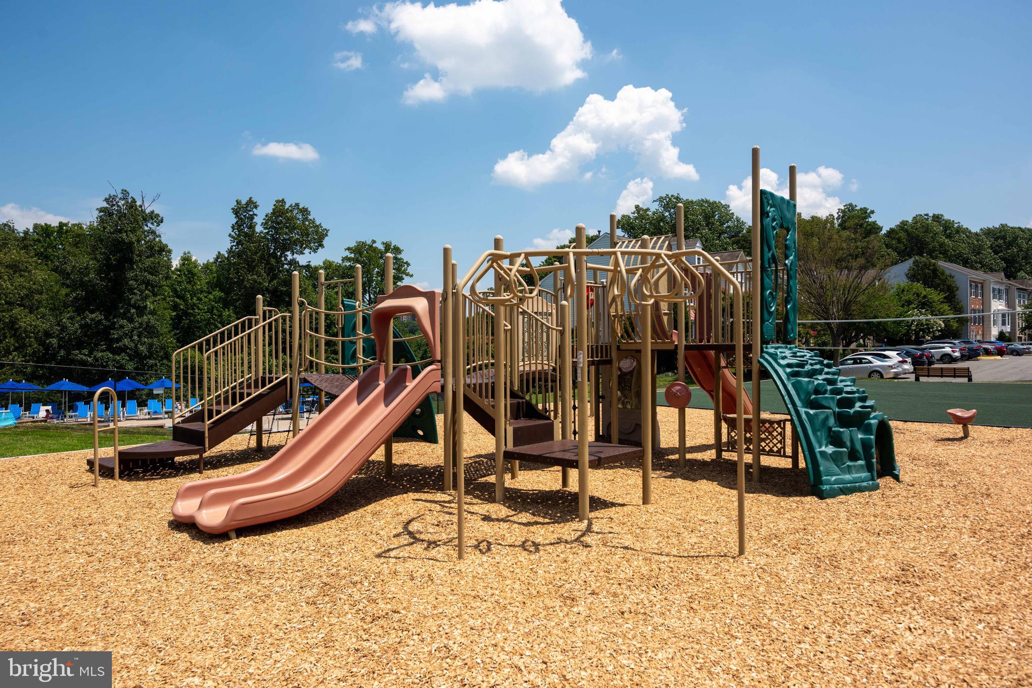 OVERLOOK CONDOMINIUM - Residential Lease