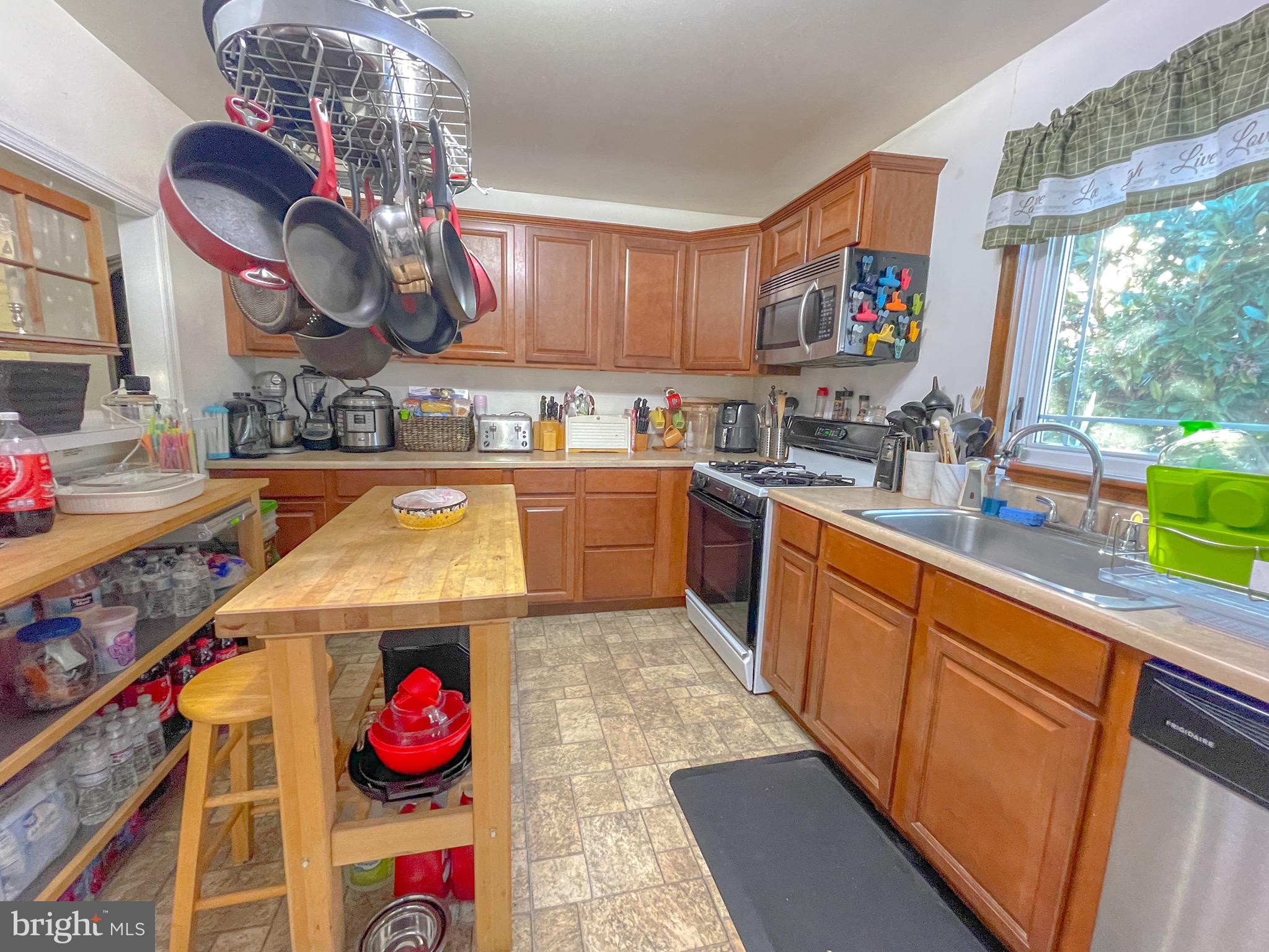 WINDSOR ESTATES - Residential