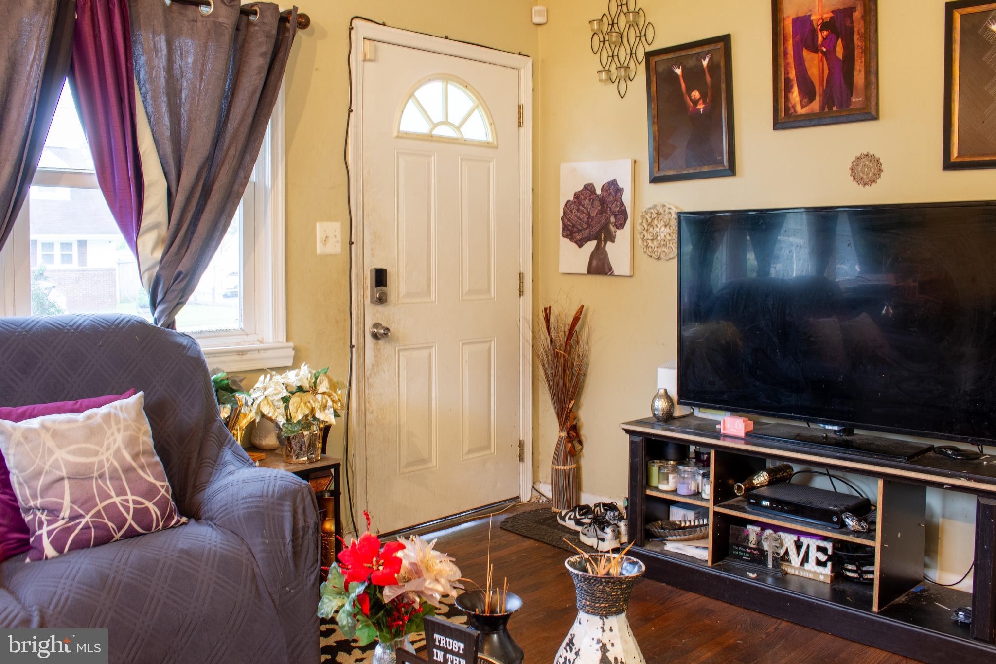 OLAN PLAZA - Residential