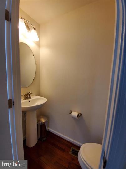 ADAMS CROSSING - Residential Lease