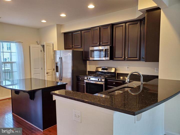 ADAMS CROSSING - Residential Lease